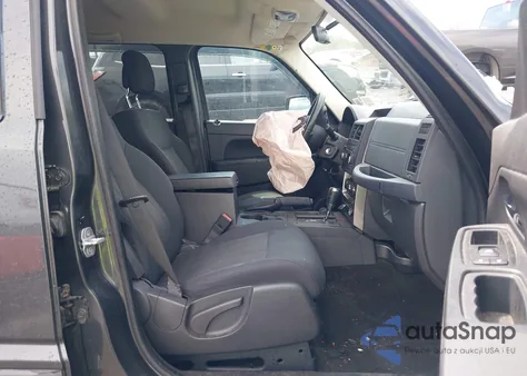 2011 Jeep Liberty Sport z USA, uszkodzony, nr VIN 1J4PN2GK9BW585951